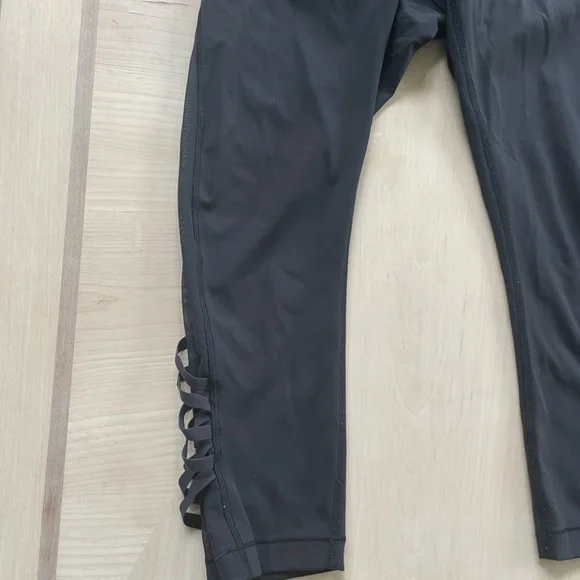Lululemon Athletica Size 10 Black Capri Legging Bundle Size 10 - Picture 5 of 12